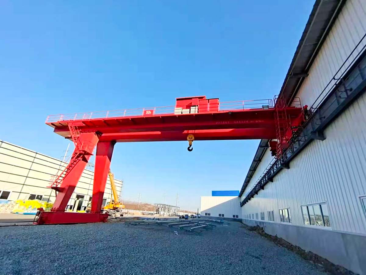 32噸半平頂山門式起重機(jī)
